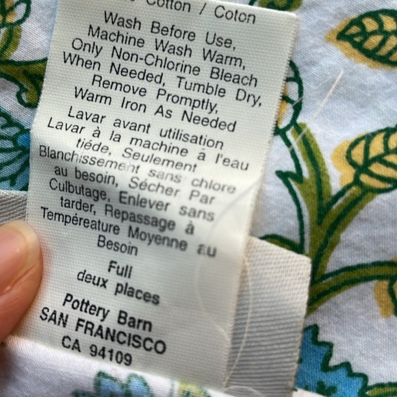 Pottery Barn Full flat sheet & 2 pillow cases - Picture 4 of 4